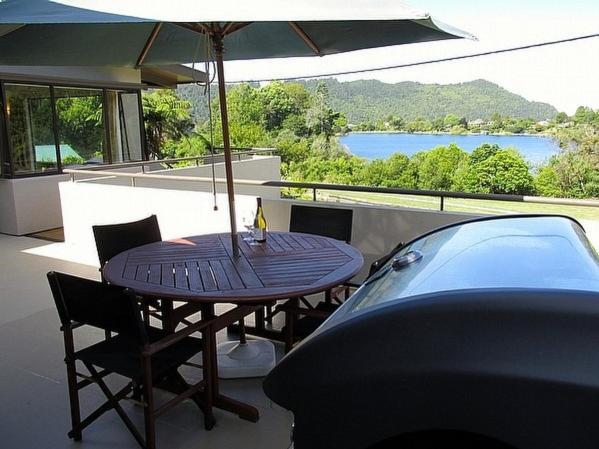 Lake View Okareka - Lake Okareka Holiday Home Lake Tarawera Екстериор снимка